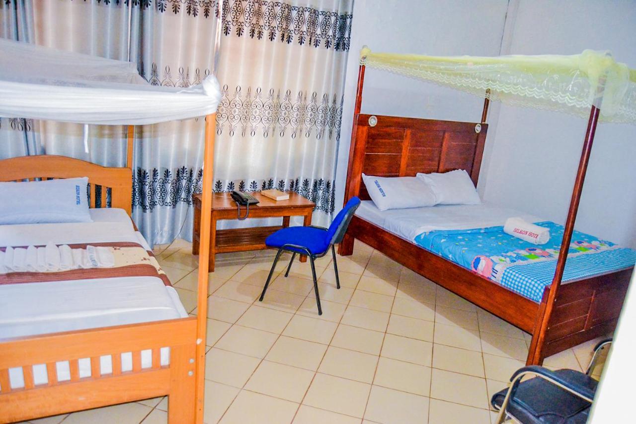Bilkon Hotel Jinja Extérieur photo