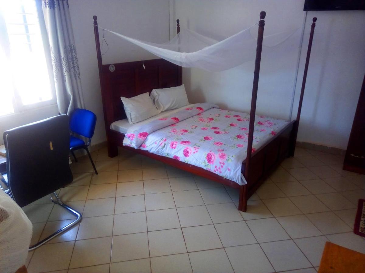 Bilkon Hotel Jinja Extérieur photo